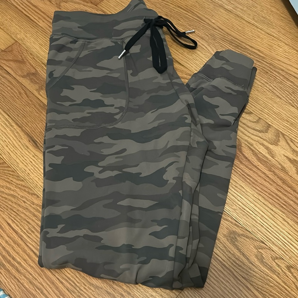 Zyia joggers